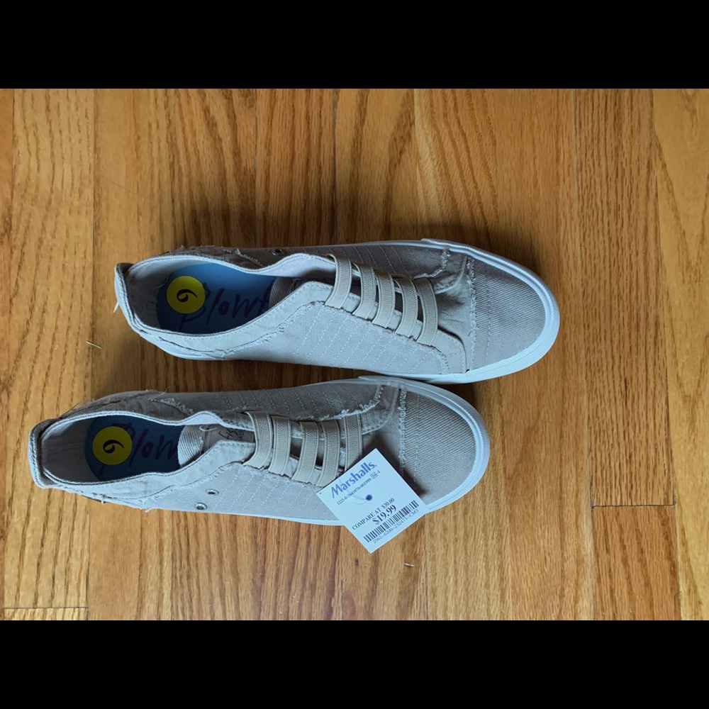 Blowfish Slip on Sneakers Women’s Size 9